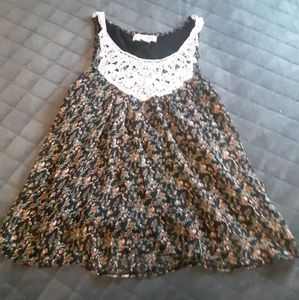 Floral lace tank top